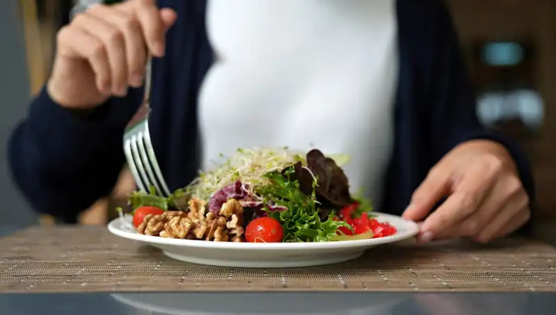 Bir Öğünde Sebze Yemek: Sağlığınıza Faydaları ve Önemi