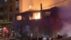 Gaziosmanpaşa'da İki Bina Alev Alev Yandı: Yangının Nedeni Araştırılıyor