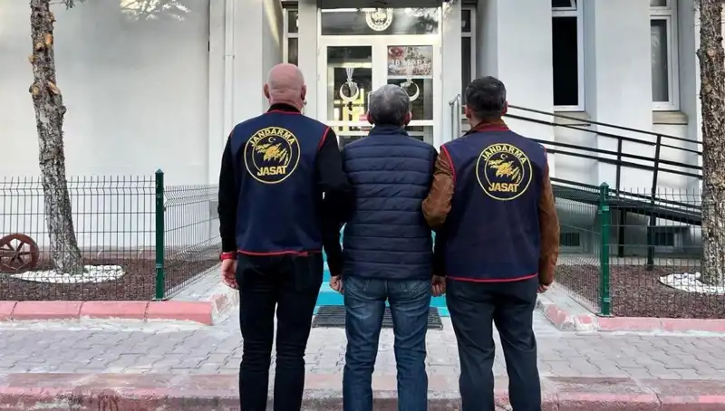 MİT TIR'larını Durduran Emniyet Müdürü: Firari FETÖ'cü Yakalandı