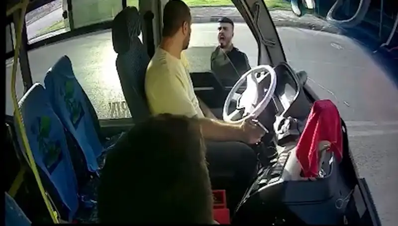 Antalya'da Otobüs Şoförünü Bıçaklayan Şahsın Yakalanma Anı Böyle Oldu!