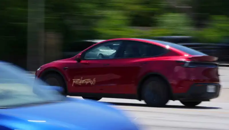 Elon Musk’ın Robotaxi Projesi: Hız Sınırını Aşarak Sınıfta Kaldı mı?
