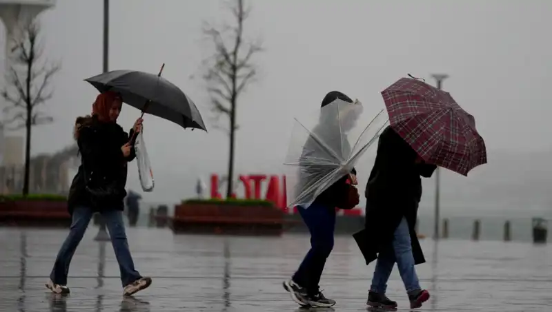 İstanbullular Dikkat: Kuvvetli Sağanak Yağış İstanbulluları Bekliyor!