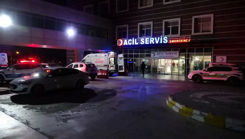 Motosikletli Polis Kaza Yaptı: Üniversite Öğrencisi Ağır Yaralı