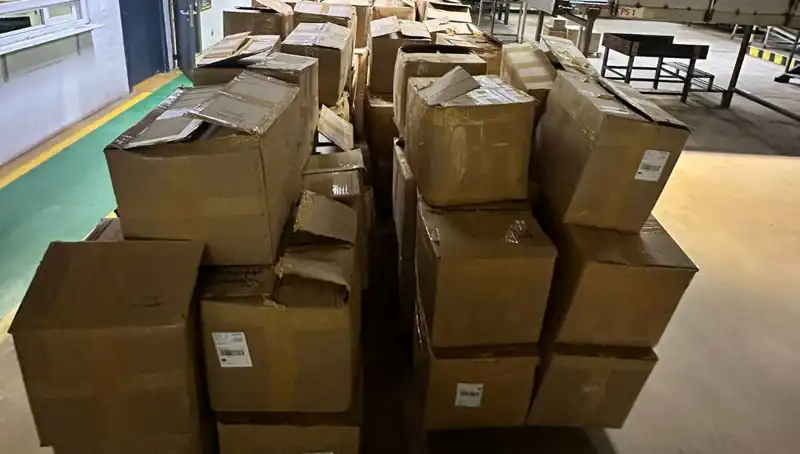 Kargo Şirketinin Depo Aramada Kaçak Tütün Stoku Ortaya Çıktı