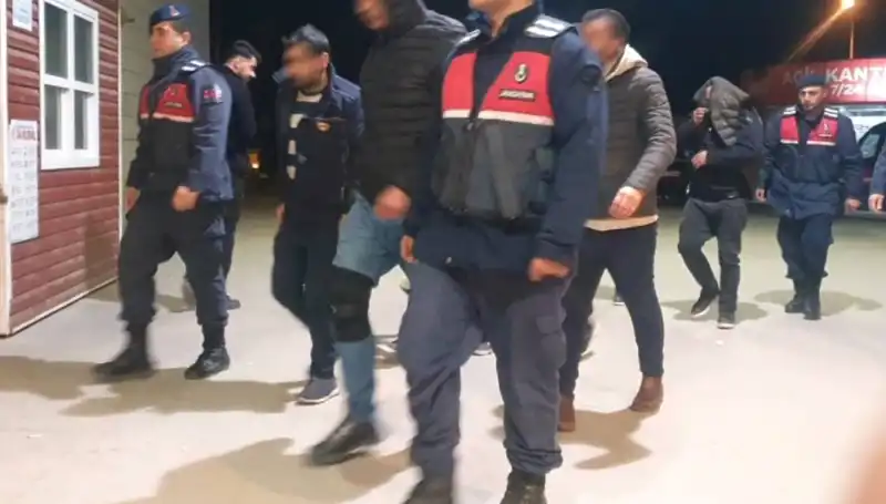 Bağ Evinde Uyuşturucu Partisi: Polis Baskınında Şok Tablo