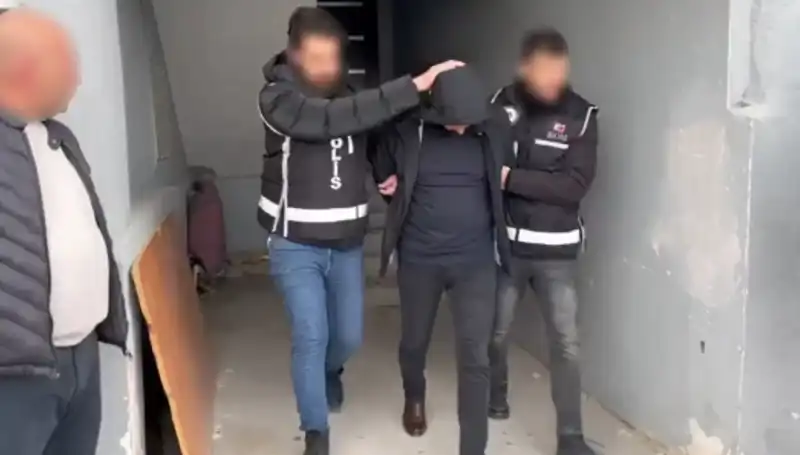 Dört İlde Sarsıcı Operasyon: Silah ve El Bombaları Ele Geçirildi