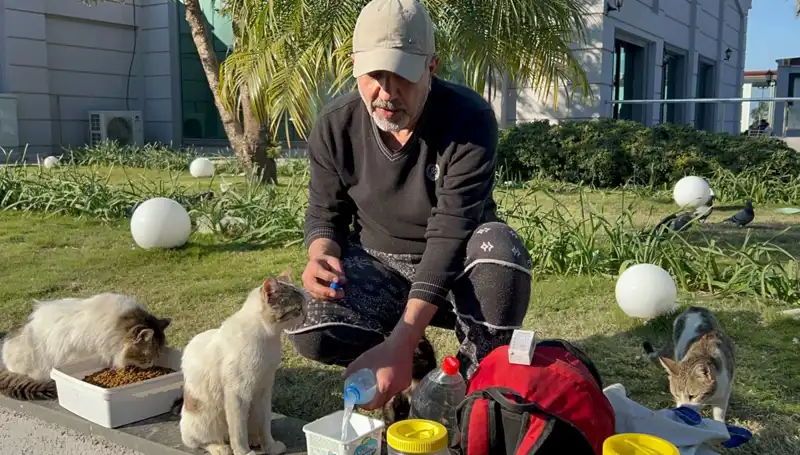 59 Yaşındaki Adamın 8 Kilometre Yürüyüşü Ve Merhameti Dikkat Çekti