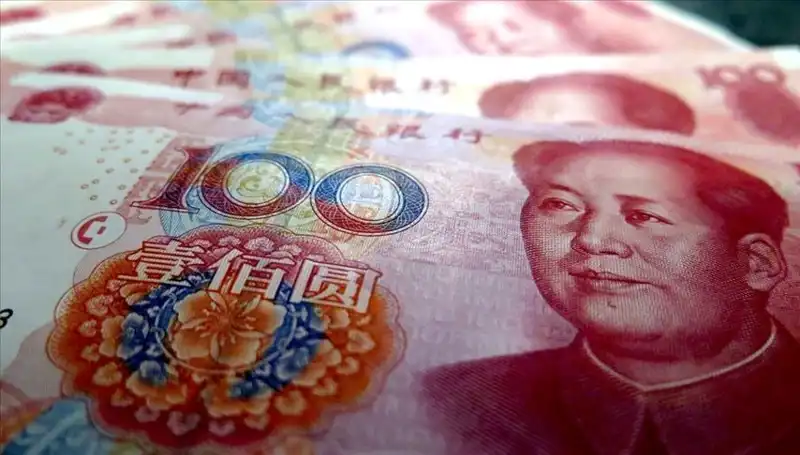 Çin'in Yuan'ı Değer Kaybetti: Ekonomik Etkileri ve Gelecek Beklentileri