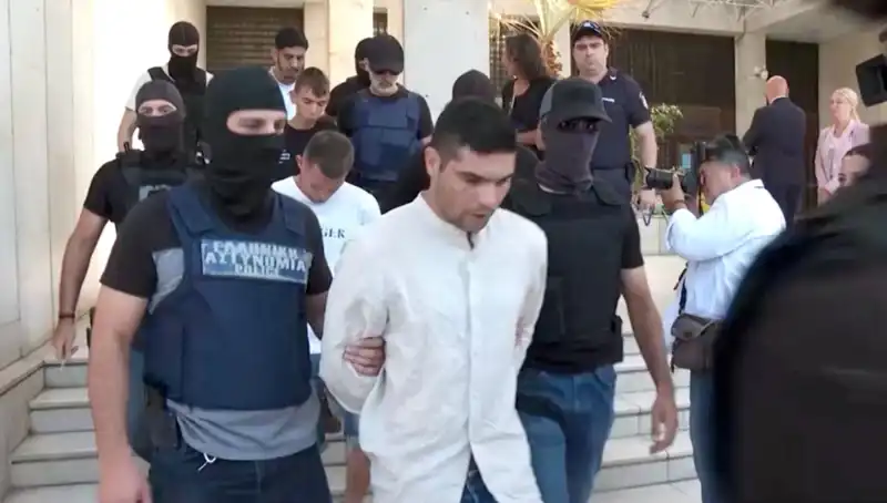 Atina'da Şok Cinayet: Profesörün Ölümü ve Gözaltındaki 5 Kişi
