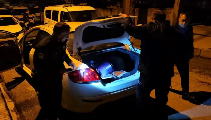 Polisten Kaçan Sürücünün 7 Yıldız El Konulan Ehliyetiyle Şok Olay