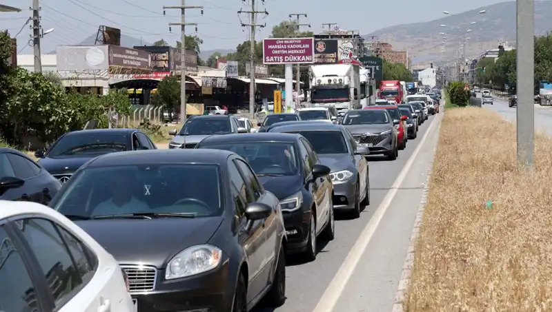 60 Kilometrelik Araç Kuyruğu: Aydın'dan Muğla'ya Uzanan Başdönürü Durgunluk