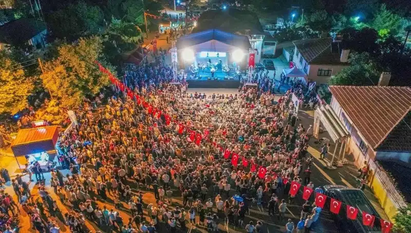 Leylek Şenliği 2023: Doğanın Harikası Göçmen Leylekler İçin Hoparlör Oluyor!
