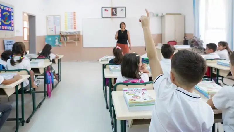 Öğretmenlere Müjde: Ek Ders Ücretleri Bayram Öncesi Hesaplarda!