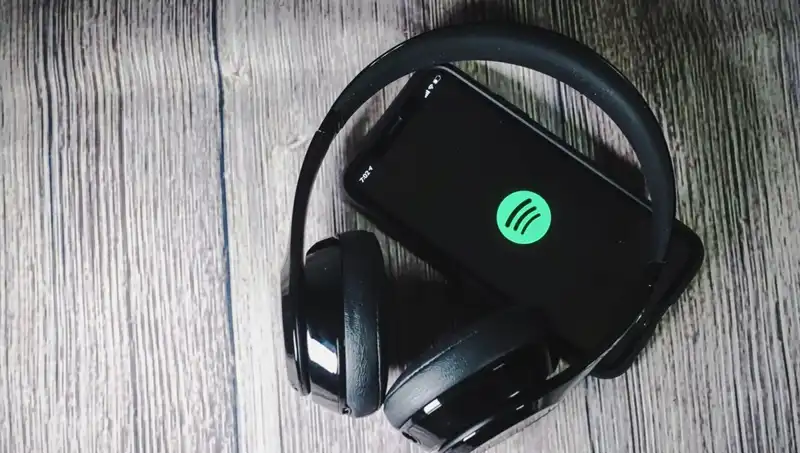 Yapay Zeka Tehlikesi Büyüyor: Spotify Ölü Sanatçılardan Yeni Şarkılar Yayınlayacak