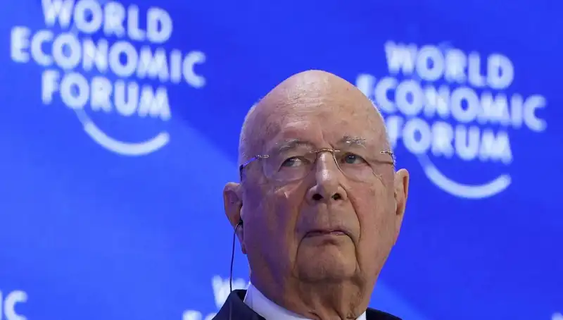 Davos'ta Şok Etki Yaratan Deprem: İfşacının Mektubu İstifalara Yol Açtı