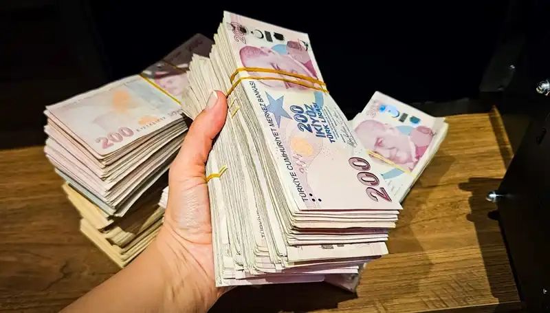Türkiye'de Mevduat Rekor Seviyeye Ulaştı: 12 Trilyon Lira!