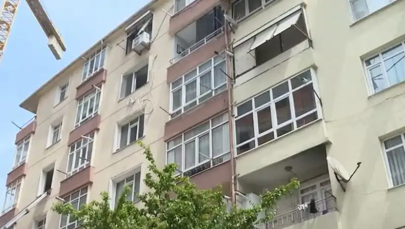 İstanbul'da Kolonları Patlayan Site, 96 Daire İçin Tahliye Kararı Alındı!