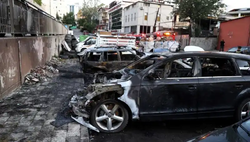 Sanayide Arıza Yapan Araçlar Korkunç Bir Yangında Alev Alev Yandı