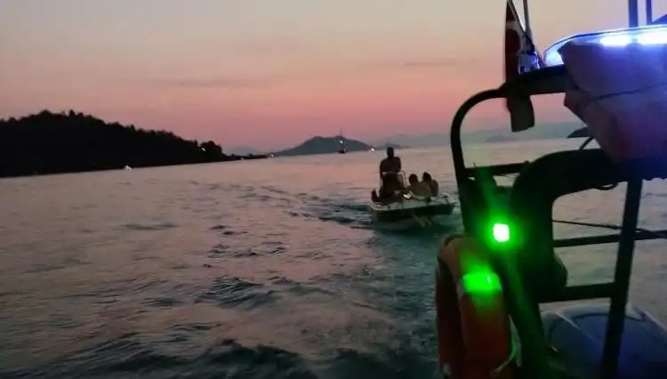 Fethiye Açıklarında Tehlikeli Anlar: Sürüklenen Teknedeki 4 Kişi Kurtarıldı