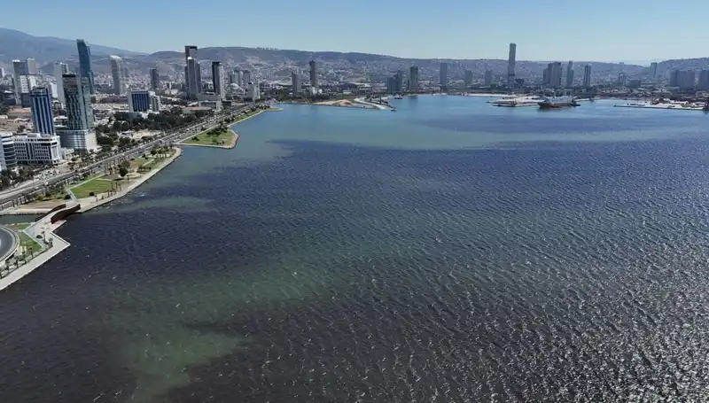 İzmir Körfezi'nde Kötü Koku Nedeniyle Yaşam Alarm Veriyor!