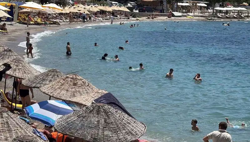 Yazın Gelişiyle Hava Sıcaklıkları Zirveye Ulaştı: Plajlar Dolduruldu!
