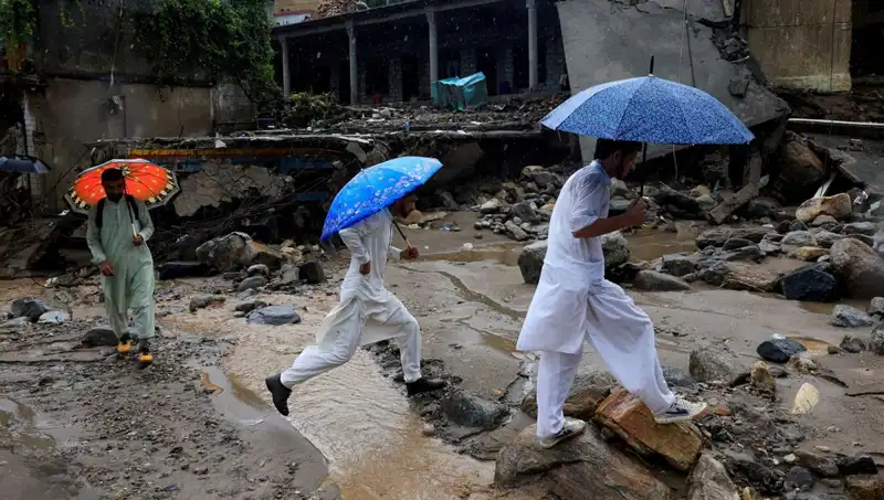 Pakistan'ı Vuran Sel Felaketi: DSÖ'den Hayati Tıbbi Yardım Geldi