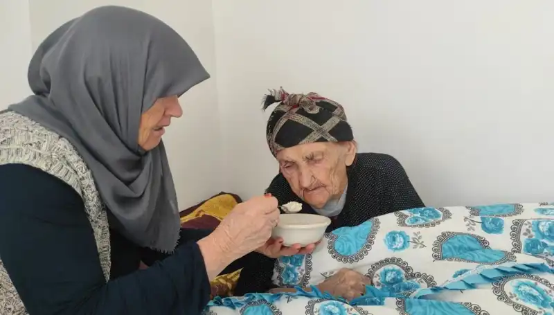 102 Yaşındaki Kezik Nine’nin Sağlık Sırrı: Hayatında Hiç Doktora Gitmedi
