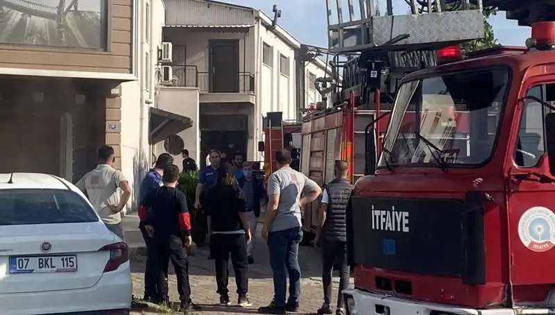 Mobilya Atölyesinde Yangın Paniği: Yangın Söndürme Ekipleri Zamanla Yarıştı