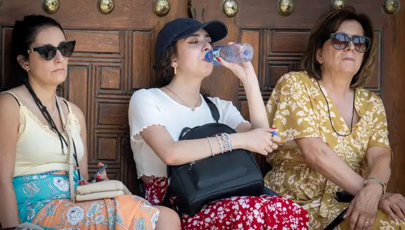 Türkiye'yi Vuran Sıcak Hava Dalgası: 23 İl 40 Dereceyi Geçti
