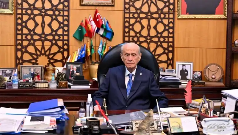 Bahçeli'den Galatasaray'a Şampiyonluk Kutlaması: Futbolun Gururu