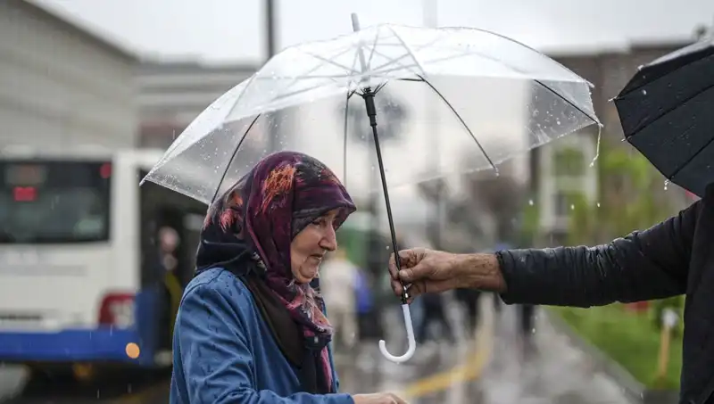 Türkiye genelinde sağanak yağış ve gök gürültüsü uyarısı: Bugün hava durumu ne durumda?