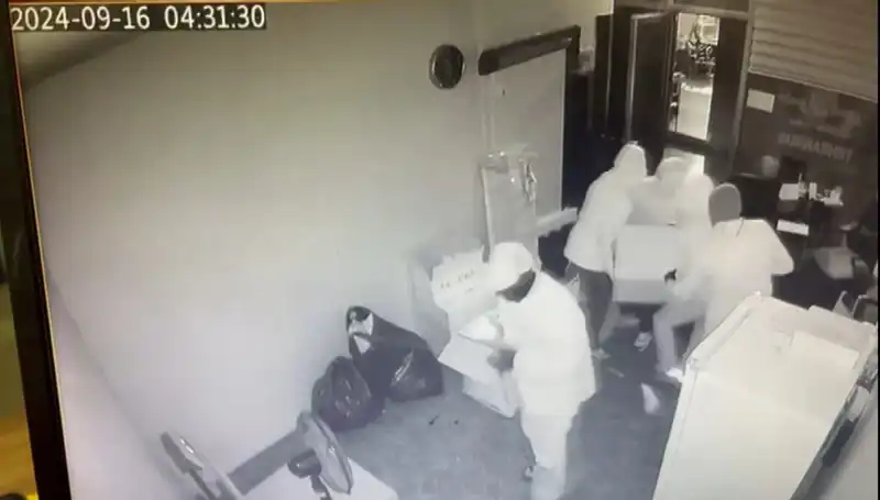 Binlerce Lira İçeren Kasa, Hırsızların Neden Sırtına Yük Olmuştu?