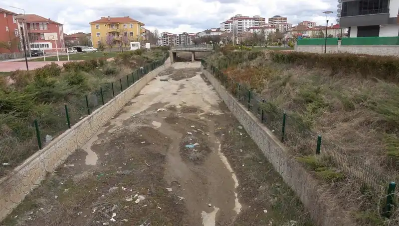 Kuraklık Tehdidi: Dört Mevsim Akıp Giden Nehrin Son Durumu