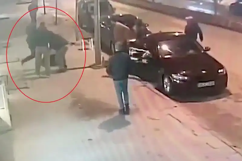 Bacak Kıran Park Yeri Kavgası: Üç Kişilik Saldırı Dehşet Yarattı