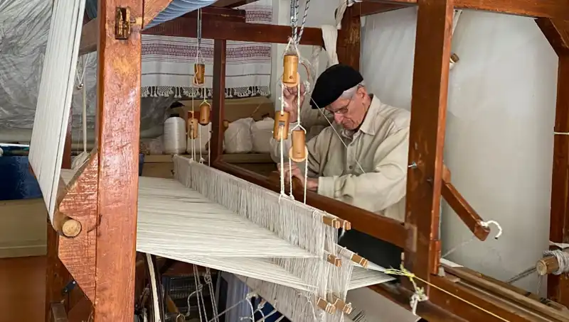 62 Yılın Ardından, İpliğin Sanata Dönüşümü: Bir Ustanın Hikayesi