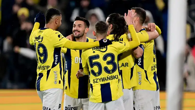 Kadıköy'de Futbol Coşkusu: "Bu İşi Bitirelim!" Heyecanı