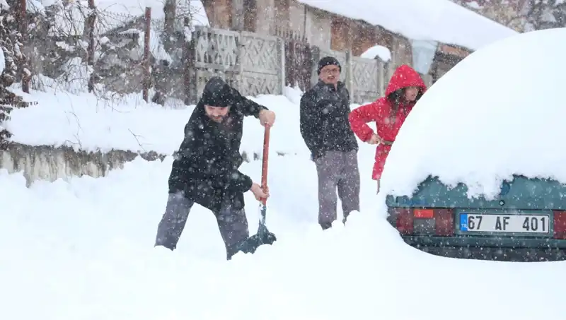 14 Nisan'da Hangi İllerde Kar Tatili Var? Okullar Açık mı?
