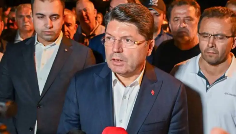 Bursa Orman Yangınında FETÖ Bağlantısı İddiası: Bakan Tunç'tan Açıklamalar!