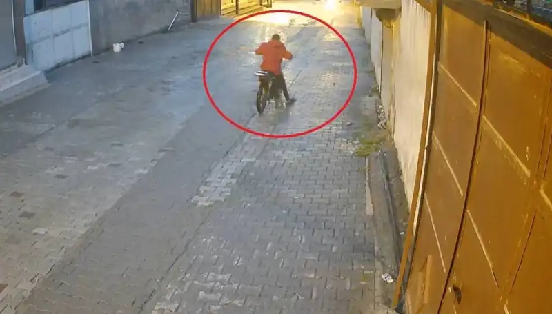 Hırsız Motosiklet Çaldı, Arızalansa da Kaçmaya Devam Etti!
