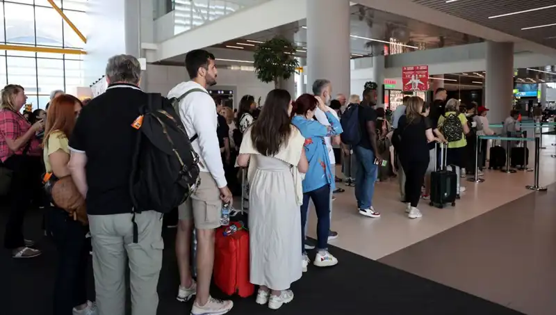 İstanbul Havalimanı’nda Bayram Yoğunluğu: 1642 Uçuş Planlandı!