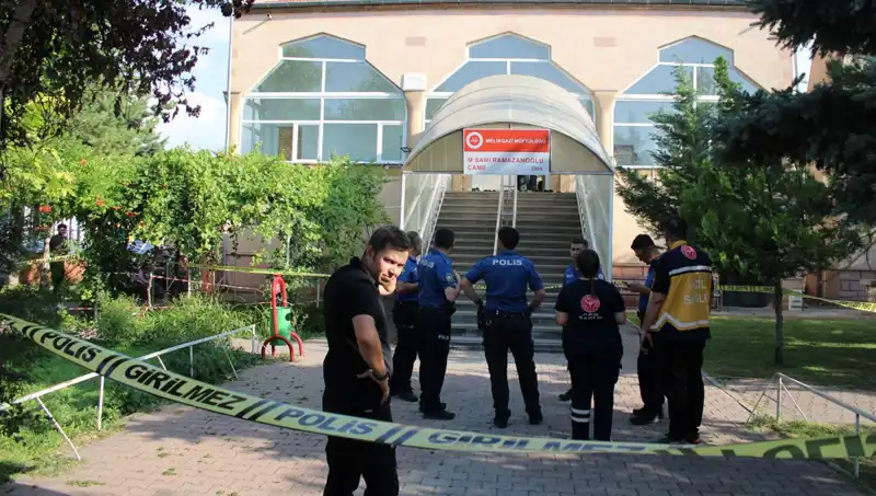 Husumetiniz Vastıysa Dikkat: Namaz Kılarken Gelen Zamansız Ölüm!
