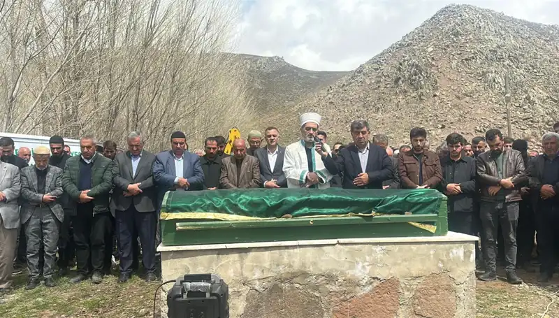 Baba ve Kızlarından Duygusal Veda: Hayatın Acı Gerçekleri