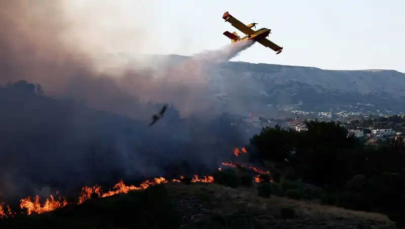 Sakız Adası’ndaki Yangın: Doğa Felaketi Kontrol Altına Alındı
