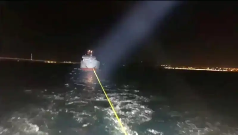 Çanakkale Boğazı'nda Gemide Çıkan Arıza Korkuttu!