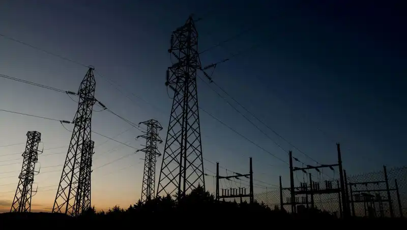 İzmir’de Elektrik Kesintileri: Hangi İlçeleri Etkiliyor ve Neden?