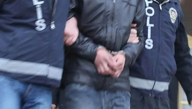 Konya’da Şok Dolandırıcılık Operasyonu: 13 Kişi Uyuşturucu ve Para Tuzağında Yakalandı