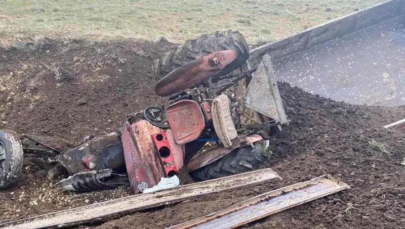 Kayseri'de Traktör Kontrolden Çıktı: Şarampole Yuvarlanma Anları!