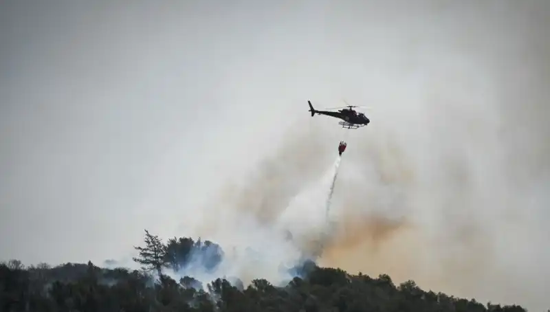 Fransa’daki Orman Yangınları Marsilya Havalimanını Kapatma Noktasına Getirdi