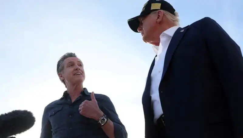 California Valisi, Trump'a Dava Açarak Protestoların Nabzını Tutuyor