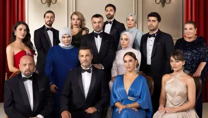 Kızılcık Şerbeti Yeni Sezonuyla Dönüyor: İzleyicileri Neler Bekliyor?
